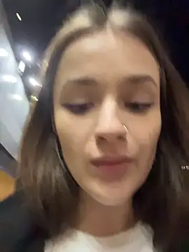 KittyQueeny live sex cam