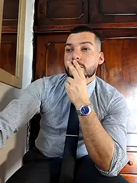 HenryBenso live sex cam