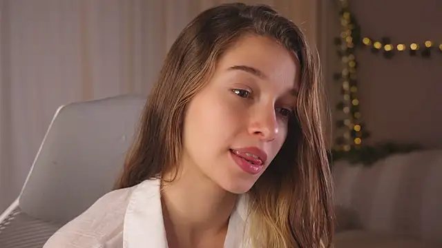 UdelaHathorne live sex cam