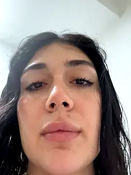 LaanaCooper live sex cam