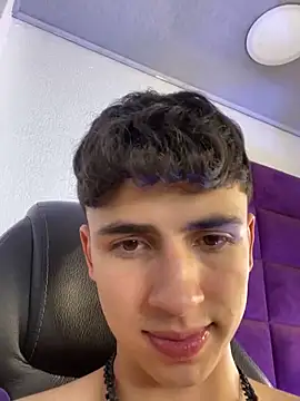 AdrianRinaldi live sex cam