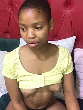 BondiBitch live sex cam