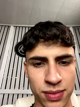 AdrianRinaldi live sex cam
