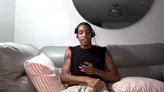 BlackBullTitus live sex cam