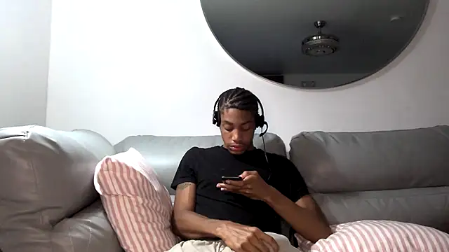 BlackBullTitus live sex cam