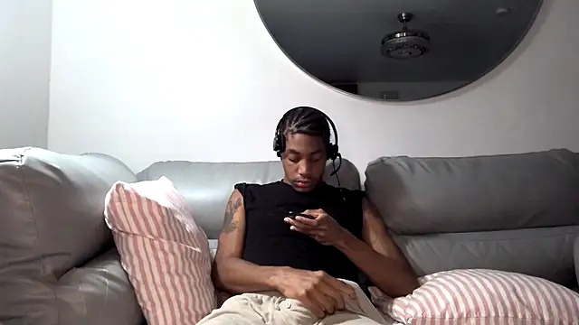 BlackBullTitus live sex cam