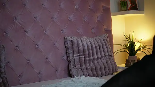 MaiaMini live sex cam