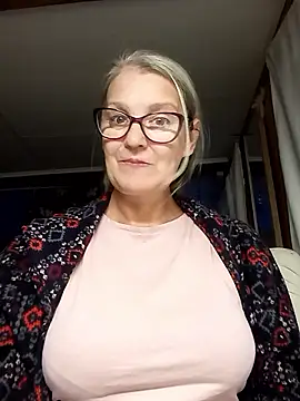 irinamaux live sex cam