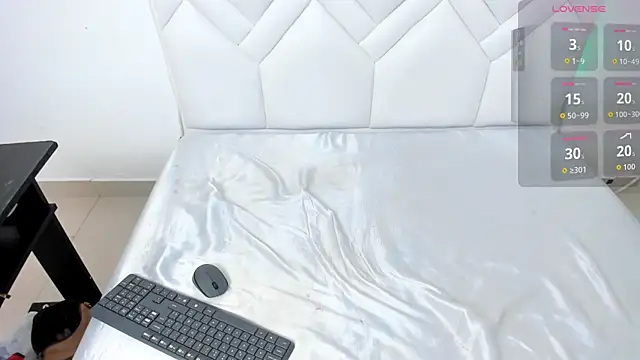 LindaHooker live sex cam