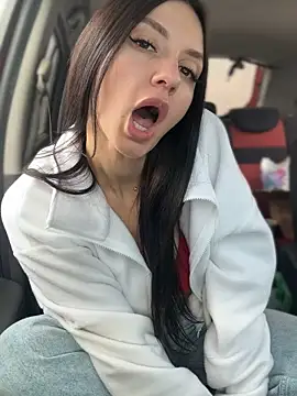 JulliaVegas live sex cam