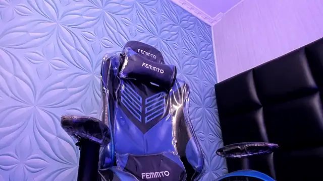 Milk_max_18 live sex cam