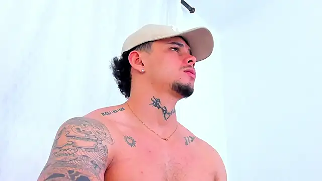 NoahhBrown live sex cam