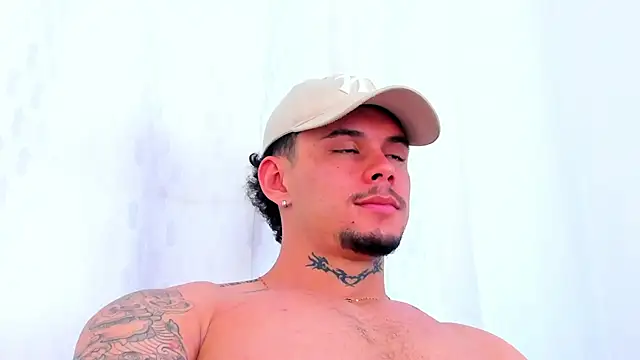 NoahhBrown live sex cam