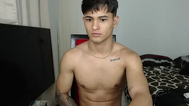 Alex_mojica live sex cam