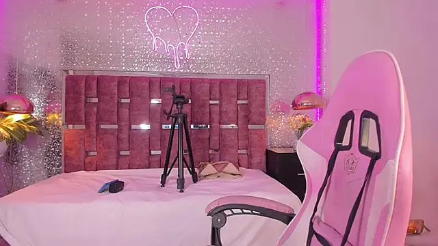 KylieVictoria live sex cam