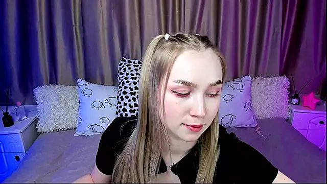 LilyStarlight's Stripchat show and profile
