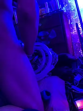 gurlnips live sex cam