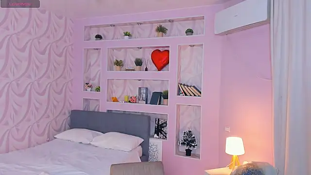 FloraDobb live sex cam