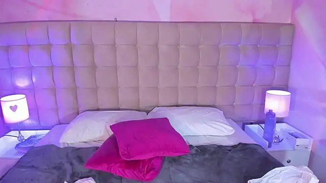 Maxim-Walker live sex cam
