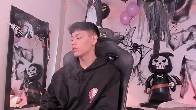 zeus_blaze live sex cam