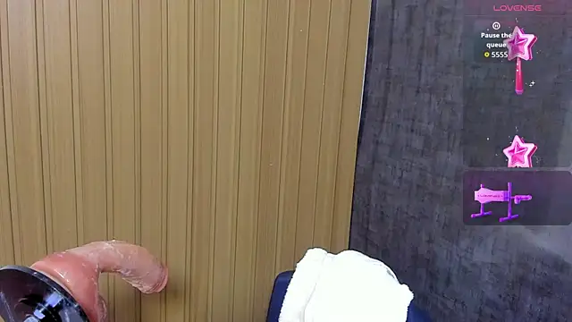 lola_clit live sex cam