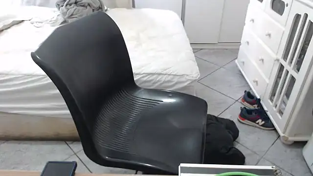 MysterBearMG live sex cam