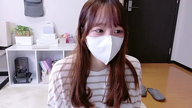 saku_sakura_ live sex cam