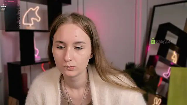 miraella live sex cam