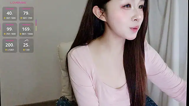 Hazel-11 live sex cam