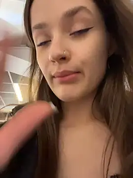 KittyQueeny live sex cam