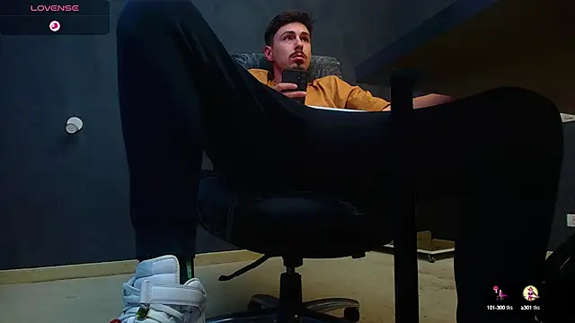 EnzoRace live sex cam