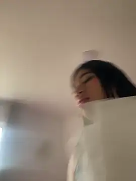 LiaSaenz27 live sex cam
