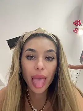 KaseyQuinn_ live sex cam