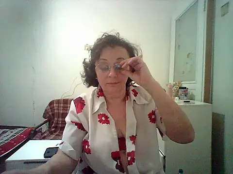 Julia54391 live sex cam