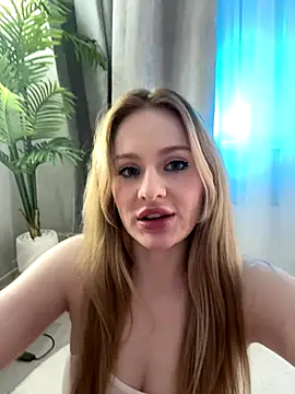 CaseyCumFace live sex cam