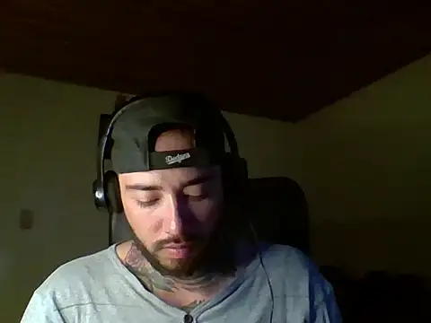 KevinWolf live sex cam