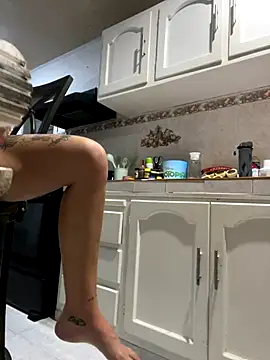 Izy_cute_ live sex cam