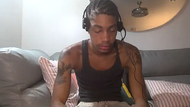 BlackBullTitus live sex cam