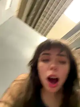 pantyless live sex cam