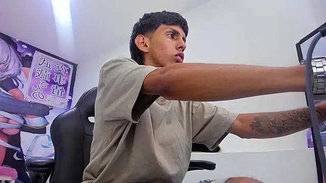 Axeel_Boy live sex cam