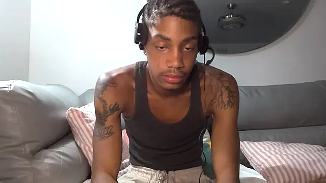 BlackBullTitus live sex cam