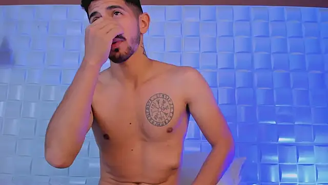 AlejandroStormm live sex cam