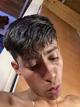 Mauuu18 live sex cam