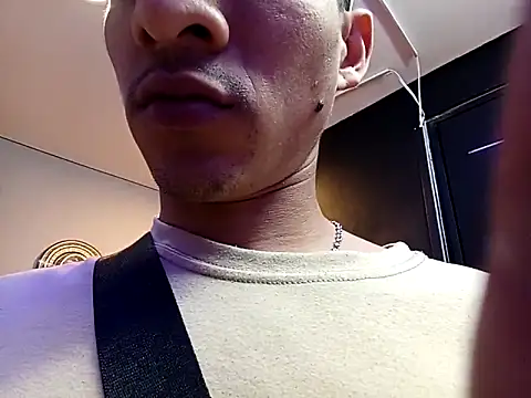 jhonny_thes28 live sex cam