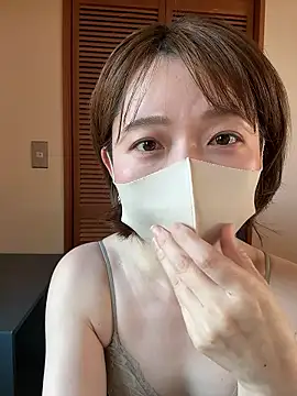 momo_yuipu live sex cam