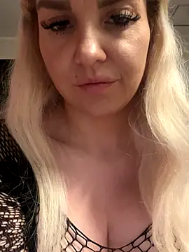 MIA-XXX live sex cam