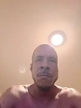 MrDaddyBbSnake live sex cam
