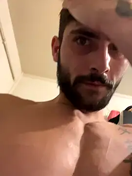 Hugo34bg live sex cam