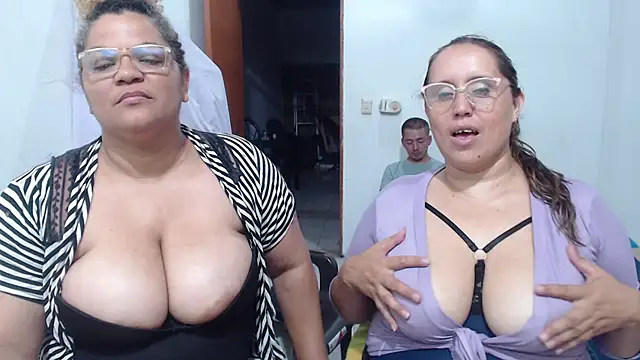 mademooms live sex cam
