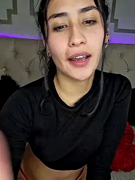 YoungHearXX live sex cam
